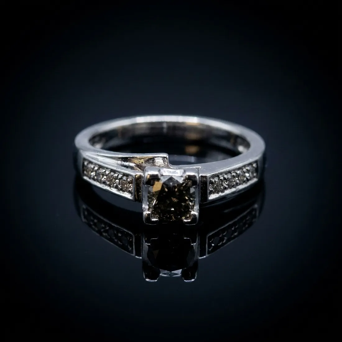 Ring 0,20 ct &mdash; Ring mit Diamanten